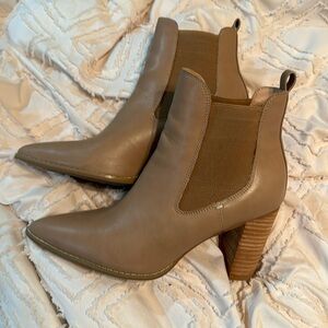 High heel ankle booties
